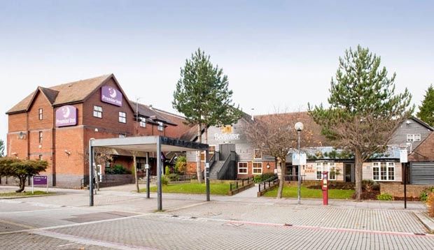 Premier Inn Milton Keynes Central Экстерьер фото